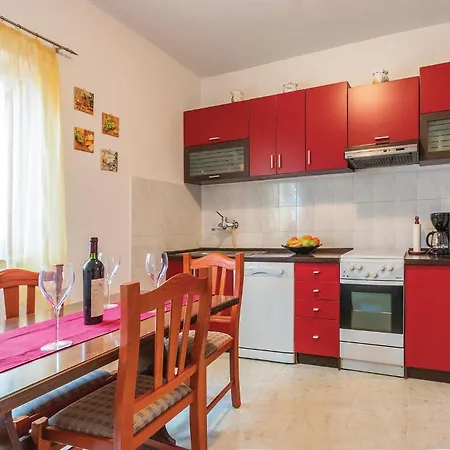 Casa vacanze 2 Bedroom Beautiful In Sikici *