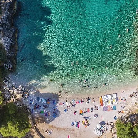 Casa vacanze 2 Bedroom Beautiful In Sikici