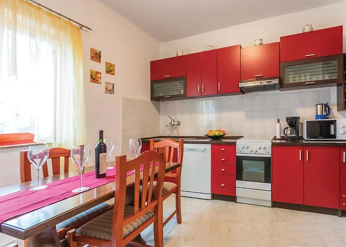 Будинок відпочинку 2 Bedroom Beautiful In Sikici *