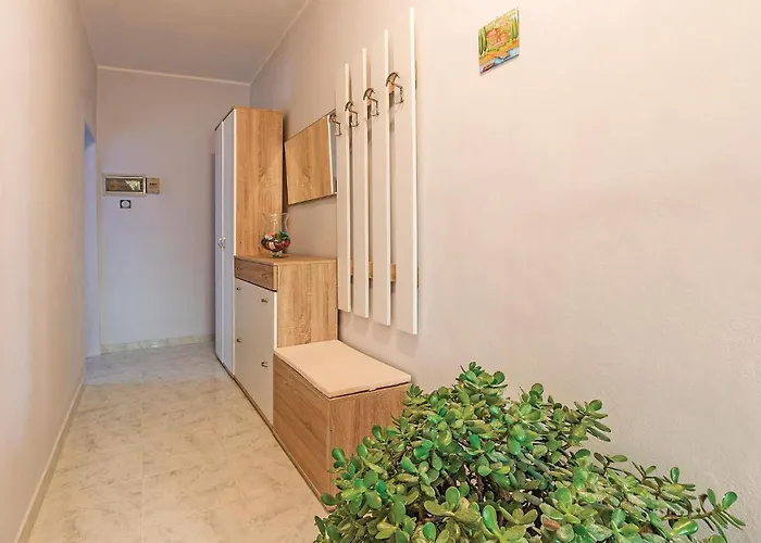 Сasa de vacaciones 2 Bedroom Beautiful In Sikici