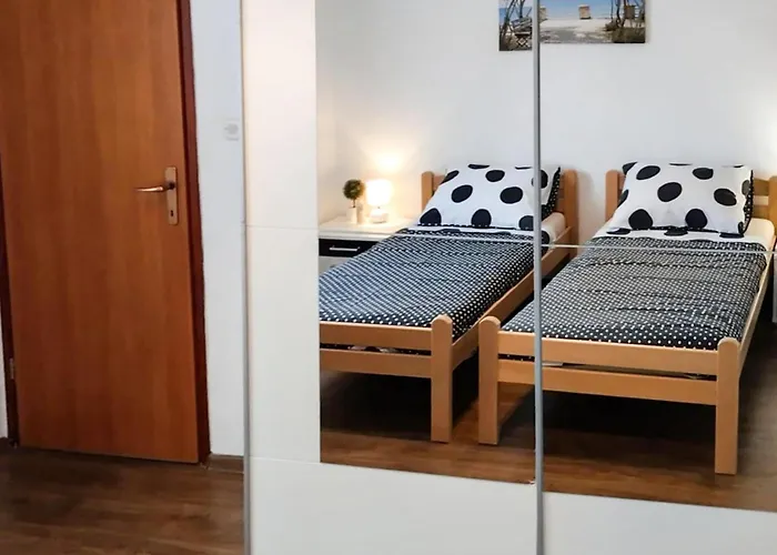 Будинок відпочинку 2 Bedroom Beautiful In Sikici Пула