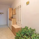 Casa vacanze 2 Bedroom Beautiful In Sikici