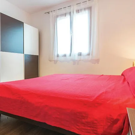 Ferienhaus Lovely In Sikici With Wifi Pula