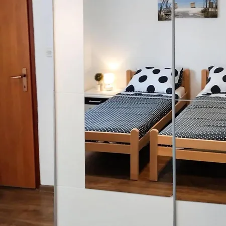 Dom wakacyjny 2 Bedroom Beautiful In Sikici Pula